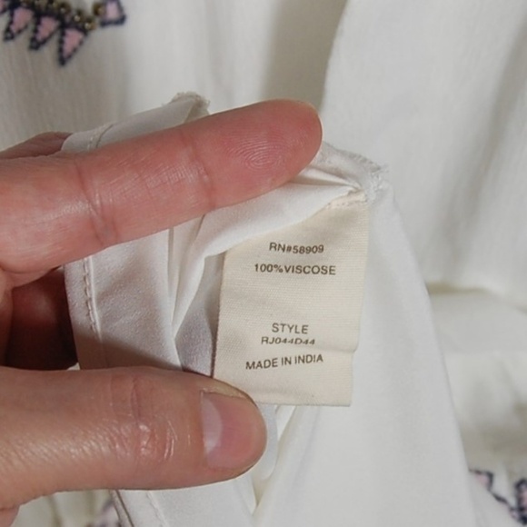 Chelsea & Violet Romper Size Small Embroidered White RJ044D44 - Picture 6 of 8